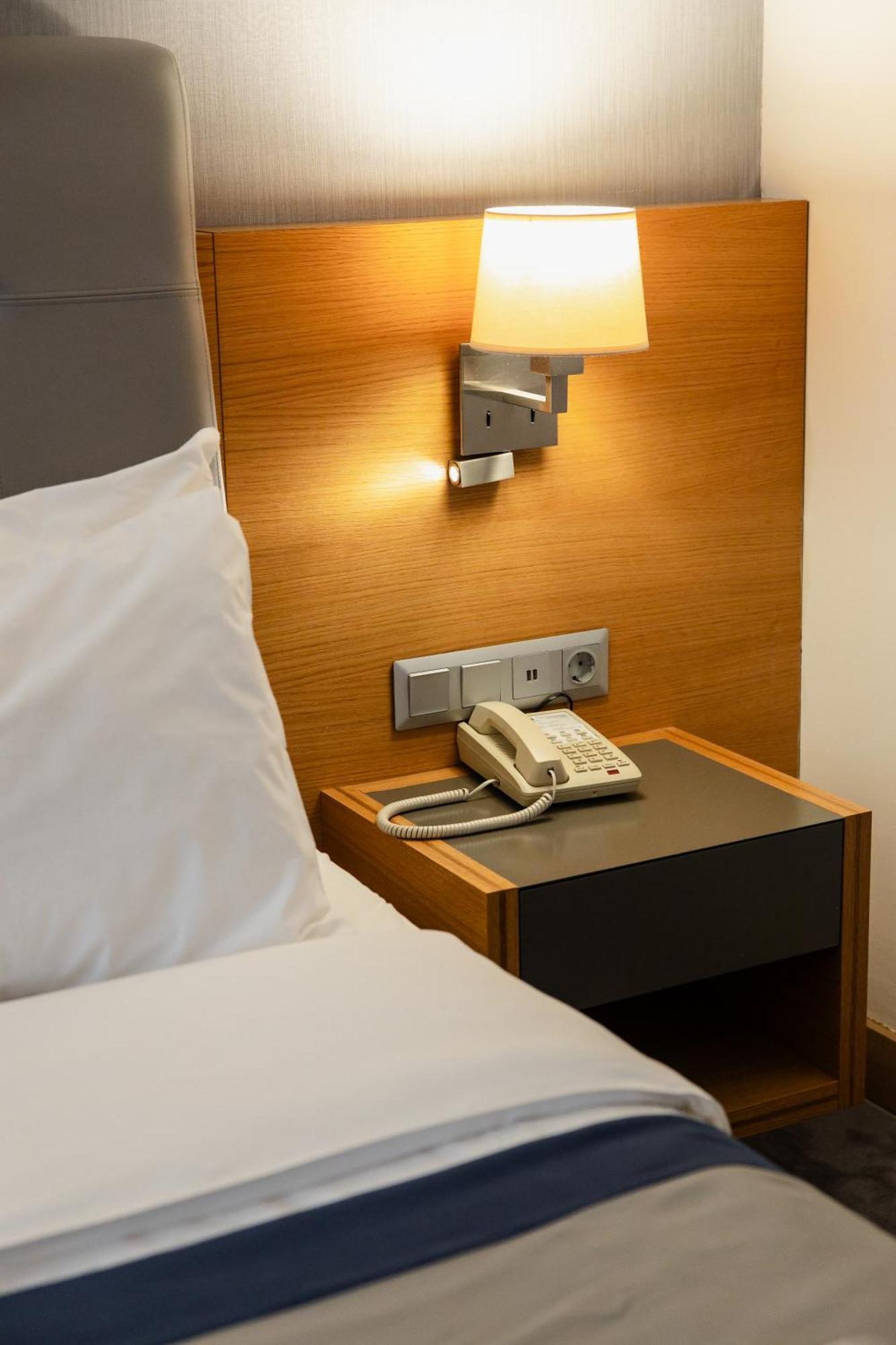 Holiday Inn - Aktau - Seaside By Ihg Exterior photo